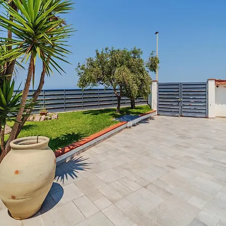 Villa Con Piscina Sul Mare A Terrasini