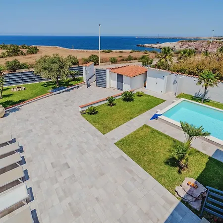 Con Piscina Sul Mare A Villa *