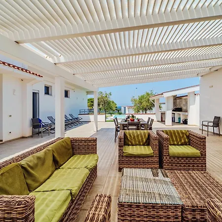Con Piscina Sul Mare A Villa Terrasini