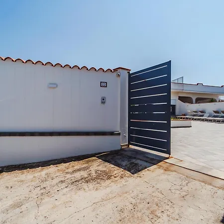 Con Piscina Sul Mare A Terrasini